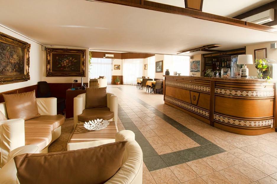 Hotel Scacciapensieri نيتّونو المظهر الخارجي الصورة
