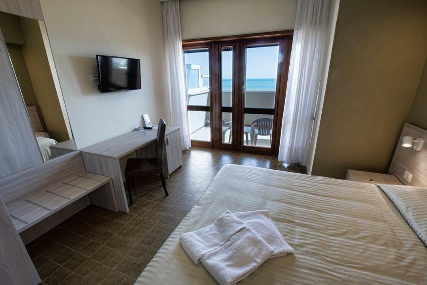 Hotel Scacciapensieri نيتّونو المظهر الخارجي الصورة