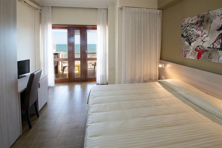 Hotel Scacciapensieri نيتّونو المظهر الخارجي الصورة